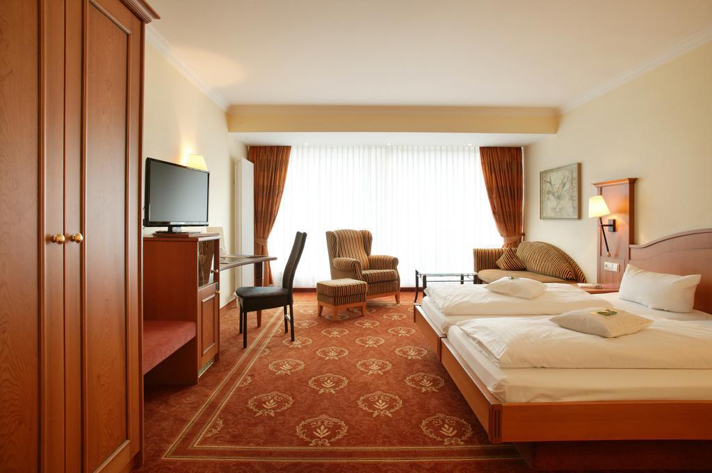 Hotel Ochsen Hoefen an der Enz Ngoại thất bức ảnh