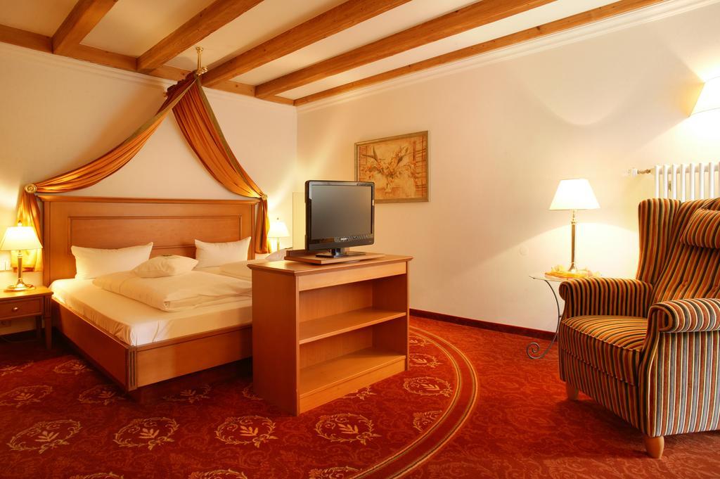 Hotel Ochsen Hoefen an der Enz Ngoại thất bức ảnh