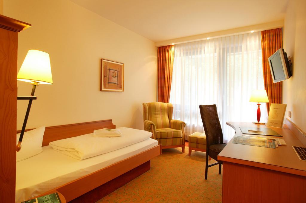 Hotel Ochsen Hoefen an der Enz Ngoại thất bức ảnh
