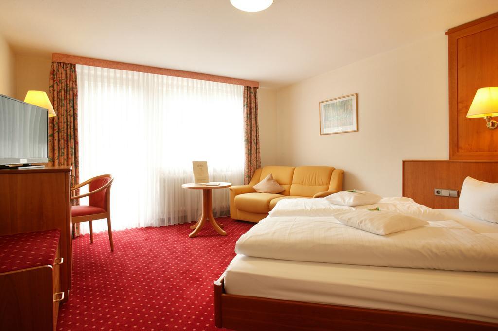 Hotel Ochsen Hoefen an der Enz Ngoại thất bức ảnh