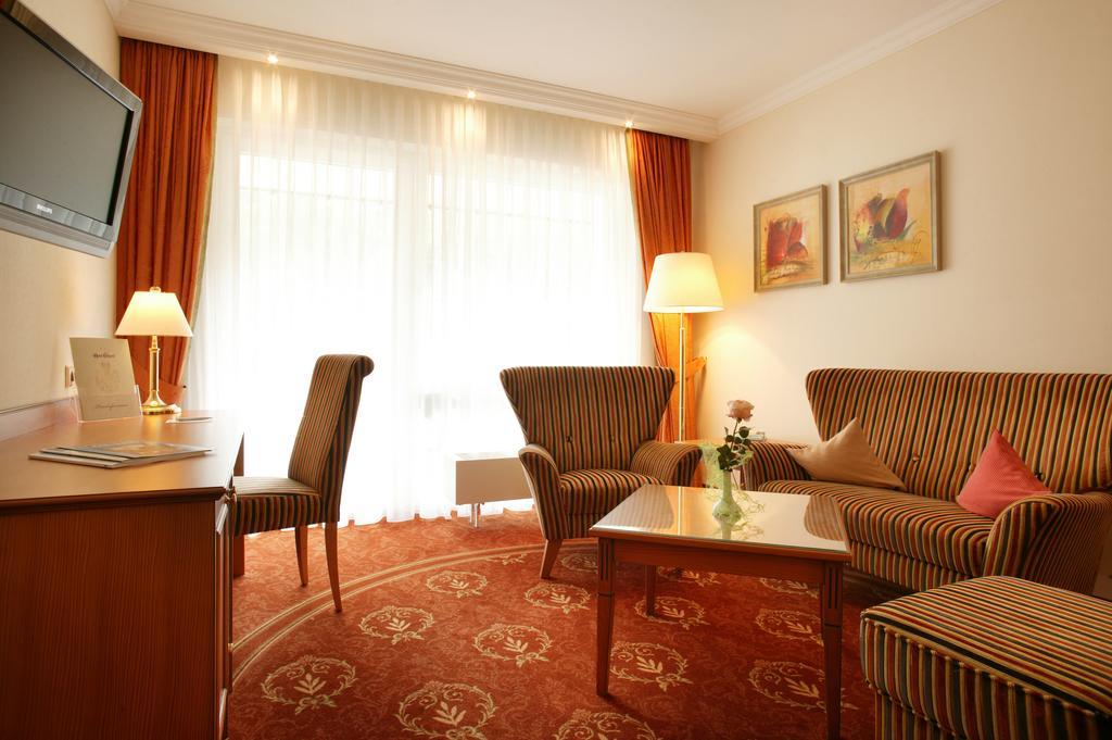 Hotel Ochsen Hoefen an der Enz Ngoại thất bức ảnh